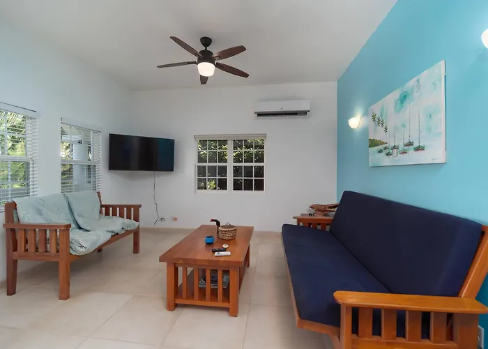 Holiday home Casa Alegre- Heart Of Tres Cocos Area Across From Truck Stop By Floreo San Pedro (Ambergris Caye)