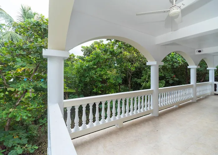Holiday home Casa Alegre- Heart Of Tres Cocos Area Across From Truck Stop By Floreo San Pedro (Ambergris Caye)