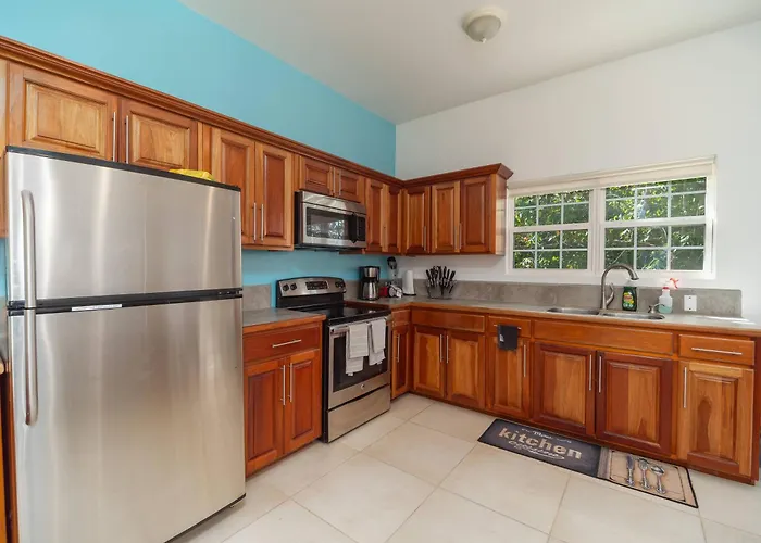 Holiday home Casa Alegre- Heart Of Tres Cocos Area Across From Truck Stop By Floreo