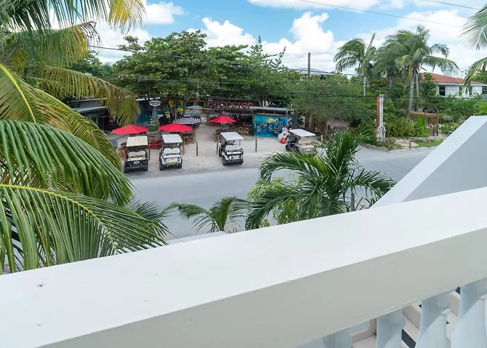Casa Alegre- Heart Of Tres Cocos Area Across From Truck Stop By Floreo Holiday home San Pedro (Ambergris Caye)
